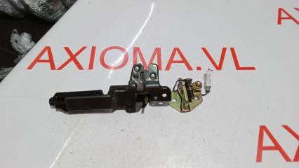 Замок крышки багажника TOYOTA CROWN GS131 1GFE 6461030070 5 ракурс