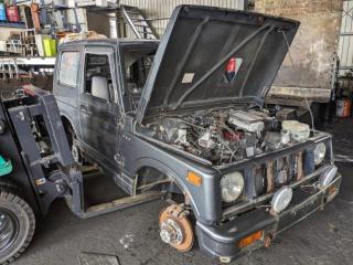 Ручка двери левая передняя SUZUKI JIMNY JA11V F6A 8282083000 5 ракурс