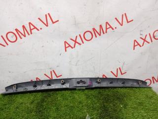 Накладка замка багажника TOYOTA VOXY AZR65 1AZFSE 6793528060 5 ракурс