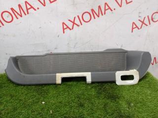 Порожек пластиковый правый задний TOYOTA VOXY AZR65 1AZFSE 6791728080B1 4 ракурс