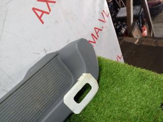 Порожек пластиковый правый задний TOYOTA VOXY AZR65 1AZFSE 6791728080B1 5 ракурс