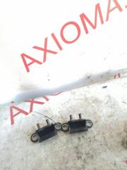 Петли 5-й двери TOYOTA VOXY AZR65 1AZFSE 6881028040 4 ракурс