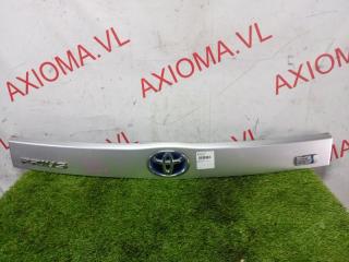 Накладка 5-й двери TOYOTA PRIUS ZVW30 2ZRFXE 6471647030B0 5 ракурс