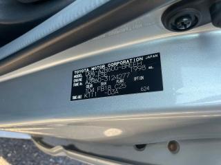Накладка замка багажника TOYOTA VOXY AZR60 1AZFSE 6793528060B2 3 ракурс