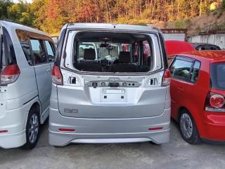 Накладка на крыло правая задняя MITSUBISHI DELICA D:2 MB15S K12B MQ501333 2 ракурс