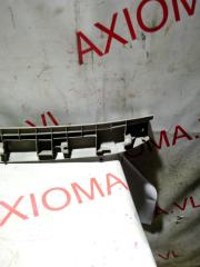Накладка замка багажника задняя TOYOTA NOAH ZRR70 3ZRFE 6793528080 5 ракурс