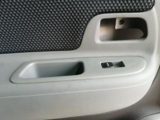 Обшивка дверей левая передняя TOYOTA SIENTA NCP81 1NZFE 6762052T30B0 4 ракурс
