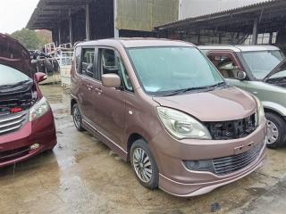 Доводчик двери левый задний MITSUBISHI DELICA D:2 MB15S K12B MQ501718, MQ502707, MQ503452 3 ракурс Доводчик двери левый задний MITSUBISHI DELICA D:2 MB15S K12B MQ501718, MQ502707, MQ503452 3 ракурс