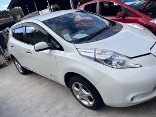 Замок 5-й двери NISSAN LEAF ZE0 EM61 90502EN00A 3 ракурс