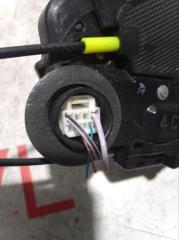 Замок двери правый задний TOYOTA RACTIS NCP125 1NZFE 6905052220 4 ракурс