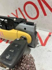 Ручка двери правая передняя VOLKSWAGEN POLO 6R1 CBZB 5N0837205F, 5N0839885H 5 ракурс Ручка двери правая передняя VOLKSWAGEN POLO 6R1 CBZB 5N0837205F, 5N0839885H 5 ракурс