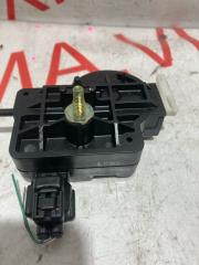 Активатор замка крышки бензобака TOYOTA HARRIER ACU35 2AZFE 7703048010, 7703048020 3 ракурс
