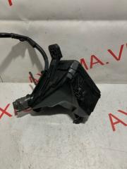 Блок предохранителей TOYOTA AQUA NHP10 1NZFXE 8274152100 2 ракурс Блок предохранителей TOYOTA AQUA NHP10 1NZFXE 8274152100 2 ракурс