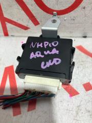 Блок коррекции фар TOYOTA AQUA NHP10 1NZFXE 8996052350 2 ракурс