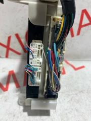 Блок предохранителей TOYOTA AQUA NHP10 1NZFXE 8922152390 3 ракурс Блок предохранителей TOYOTA AQUA NHP10 1NZFXE 8922152390 3 ракурс