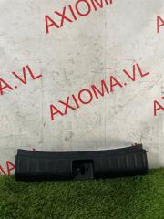Накладка замка багажника HONDA N-BOX JF1 S07A 84640TY0003ZA 5 ракурс