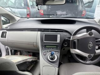 Магнитофон TOYOTA PRIUS ZVW30 2ZRFXE 8698076010 1 ракурс