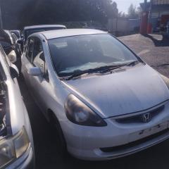 Стекло двери правое переднее HONDA FIT GD1 L13A 73300SAA000 2 ракурс