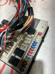 Блок предохранителей NISSAN SERENA CC25 MR20DE 284B7CY01B 4 ракурс