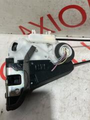 Замок двери правый задний TOYOTA PRIUS ZVW50 2ZRFXE 6905052250 3 ракурс