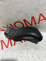 Патрубок воздушного фильтра VOLVO V60 FW48 B4164T 31274555 1 ракурс