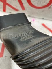 Патрубок воздушного фильтра VOLVO V60 FW48 B4164T 31274555 2 ракурс