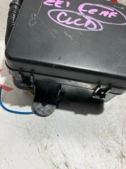 Блок предохранителей NISSAN LEAF ZE1 EM57 243843NA0A, 2438265F11 4 ракурс