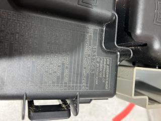 Блок предохранителей VOLVO V60 FW48 B4164T 31337663 3 ракурс
