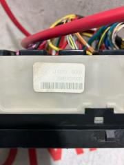 Блок предохранителей NISSAN SERENA CC25 MR20DE 284B7CY00D 2 ракурс