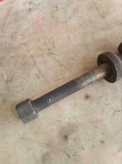 Крепление торсиона правое заднее MITSUBISHI PAJERO V24W 4D56T MB303360 2 ракурс