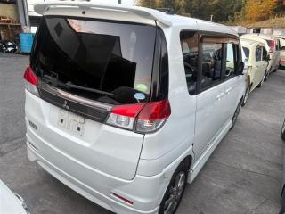 Накладка на крыло левая задняя MITSUBISHI DELICA D:2 MB15S K12B MQ501347 2 ракурс