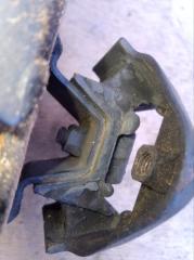 Подушка акпп SUZUKI JIMNY JB23W K6AT 1171081A00 3 ракурс Подушка акпп SUZUKI JIMNY JB23W K6AT 1171081A00 3 ракурс