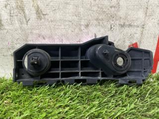 Крепление бампера правое переднее DAIHATSU TANTO L375S KFVE 52115B2180 3 ракурс Крепление бампера правое переднее DAIHATSU TANTO L375S KFVE 52115B2180 3 ракурс