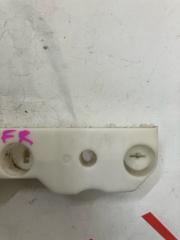 Крепление бампера правое переднее NISSAN SERENA HFC26 MR20DD 622201VA0A 3 ракурс