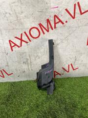 Уголок жабо левый передний HONDA MOBILIO GB1 L15A 74270SEY00 1 ракурс