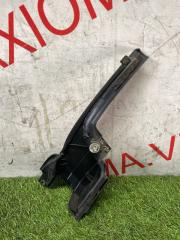 Уголок жабо левый передний HONDA MOBILIO GB1 L15A 74270SEY00 4 ракурс