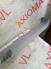 Накладка замка багажника задняя MAZDA BONGO FRIENDEE SGLR WLTE S09A688G0B52 3 ракурс