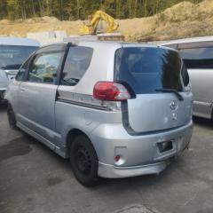 Крышка клапанная TOYOTA PORTE NNP11 1NZFE 1110121033 4 ракурс