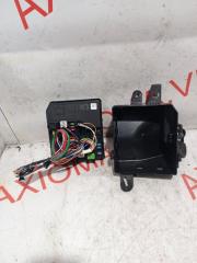 Блок предохранителей NISSAN LEAF AZE0 EM57 284B73NE3A 3 ракурс