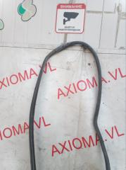 Уплотнительная резинка дверей левая задняя TOYOTA COROLLA FIELDER NKE165 1NZFXE 6233212200 4 ракурс