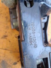 Ручка в салоне левая задняя TOYOTA COROLLA FIELDER NKE165 1NZFXE 7205813010 3 ракурс