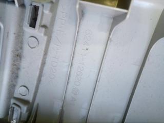 Обшивка стойки кузова правая задняя TOYOTA COROLLA FIELDER NKE165 1NZFXE 6241112620B0 3 ракурс
