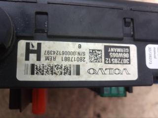 Блок предохранителей VOLVO S60 RS61 B5244S 30786646 5 ракурс