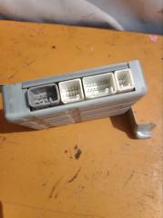 Блок управления парковкой TOYOTA GAIA ACM10 1AZFSE 8679244040 2 ракурс