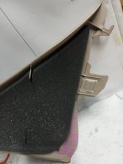 Накладка на стойку кузова правая передняя TOYOTA GAIA ACM10 1AZFSE 6221144020A0 3 ракурс
