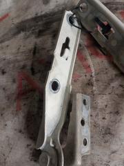 Петля капота AUDI A4 8EC BWE 8E0823301F, 8E0823302F 2 ракурс Петля капота AUDI A4 8EC BWE 8E0823301F, 8E0823302F 2 ракурс