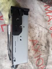 Cd-чейнджер AUDI A4 8EC BWE 8E0035111 5 ракурс Cd-чейнджер AUDI A4 8EC BWE 8E0035111 5 ракурс