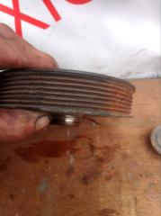 Шкив коленвала TOYOTA GAIA ACM10 1AZFSE 1347028020 4 ракурс
