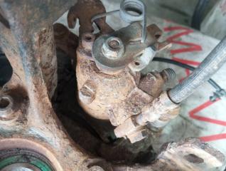 Ступица левая задняя AUDI A4 8EC BWE 8E0505431AL, 4A0407615G 4 ракурс Ступица левая задняя AUDI A4 8EC BWE 8E0505431AL, 4A0407615G 4 ракурс