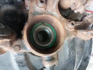 Ступица левая задняя AUDI A4 8EC BWE 8E0505431AL, 4A0407615G 5 ракурс Ступица левая задняя AUDI A4 8EC BWE 8E0505431AL, 4A0407615G 5 ракурс